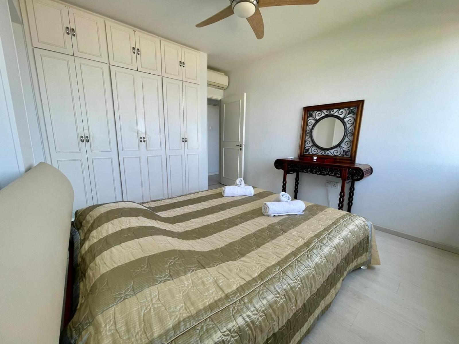 לרנקה Sea View Suite In Makenzy מראה חיצוני תמונה