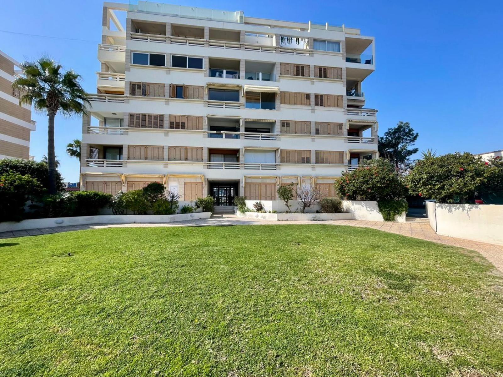לרנקה Sea View Suite In Makenzy מראה חיצוני תמונה